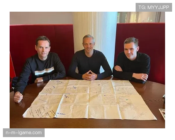 克鲁伊夫理念引领现代足球战术革新，团队配合开启全新篇章